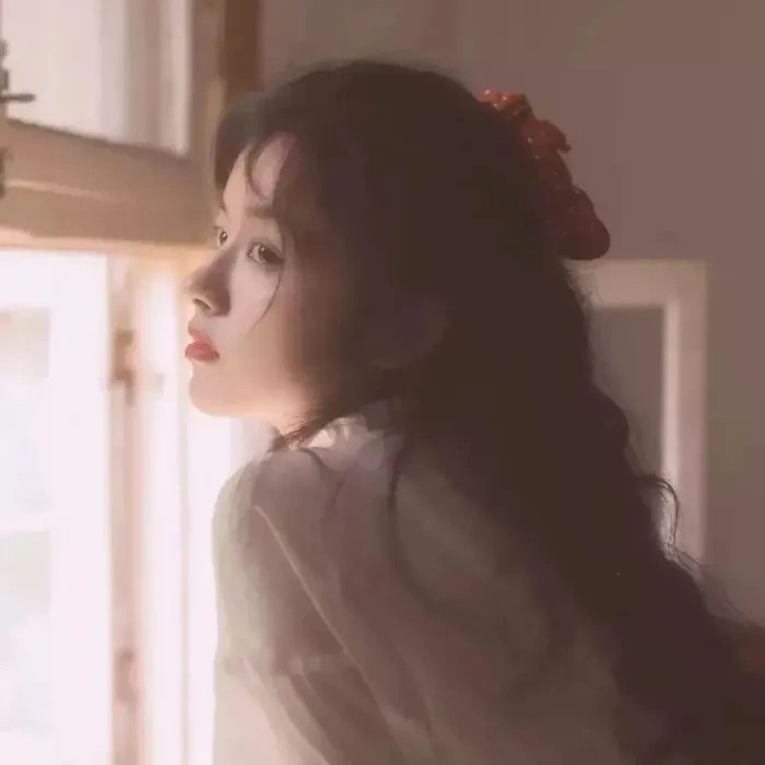 氛围感复古玫瑰模糊女生头像图片_9