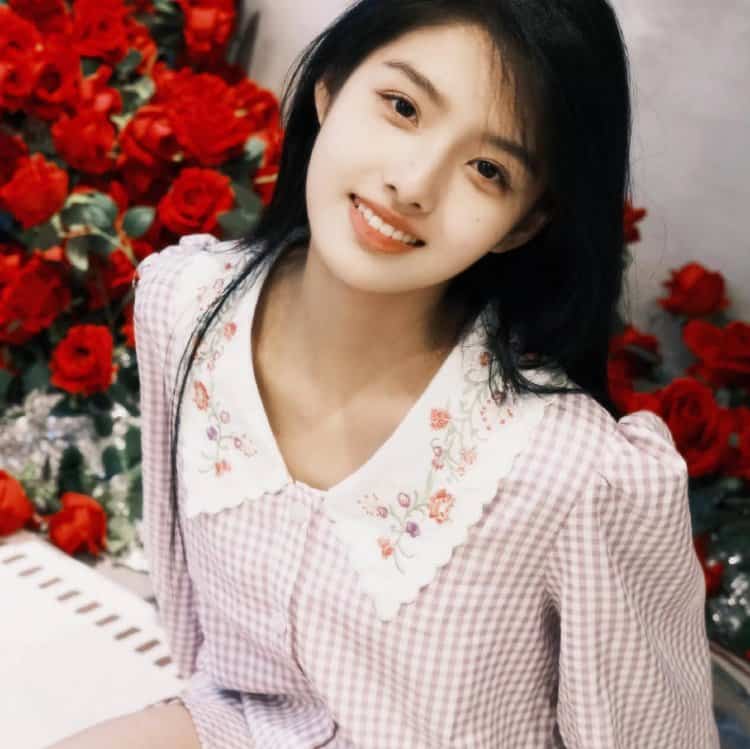 05后女明星艾米氛围感女生头像 为有暗香来丫鬟千芷可爱微信头像_3