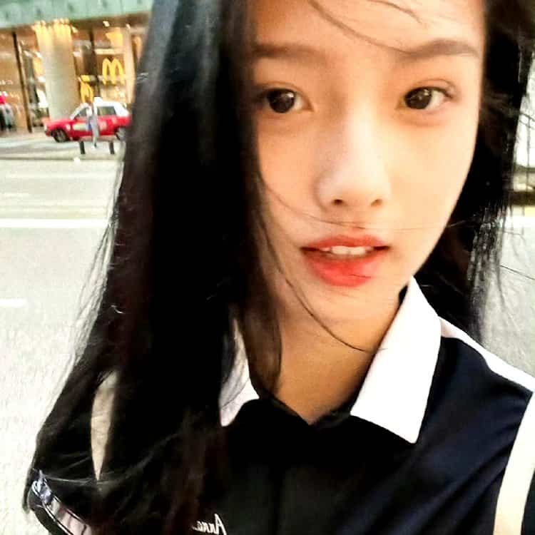 05后女明星艾米氛围感女生头像 为有暗香来丫鬟千芷可爱微信头像_12