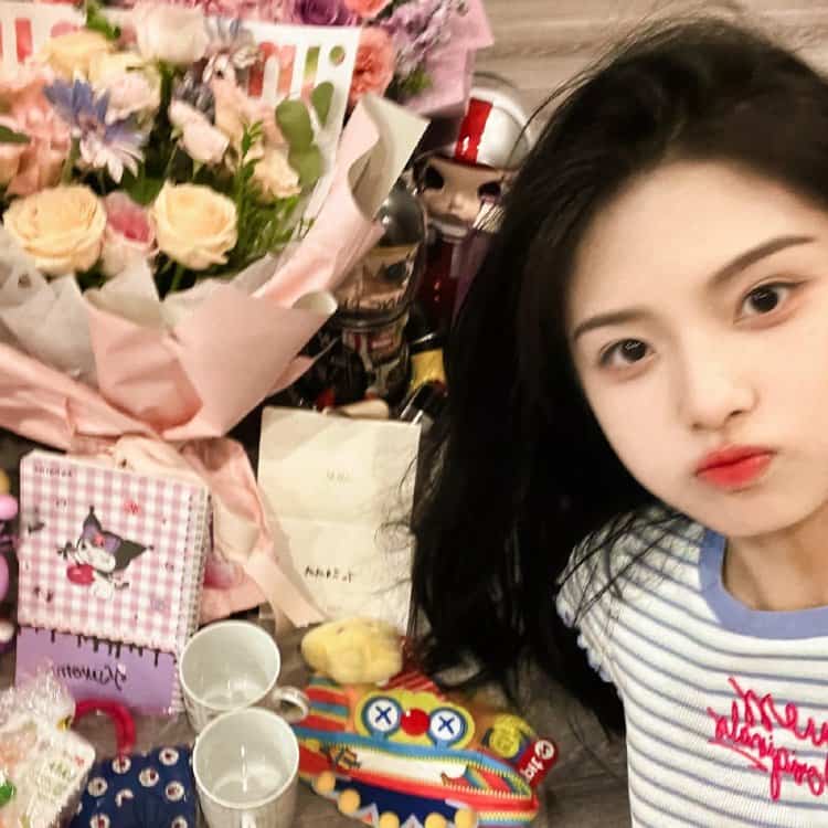 05后女明星艾米氛围感女生头像 为有暗香来丫鬟千芷可爱微信头像_16