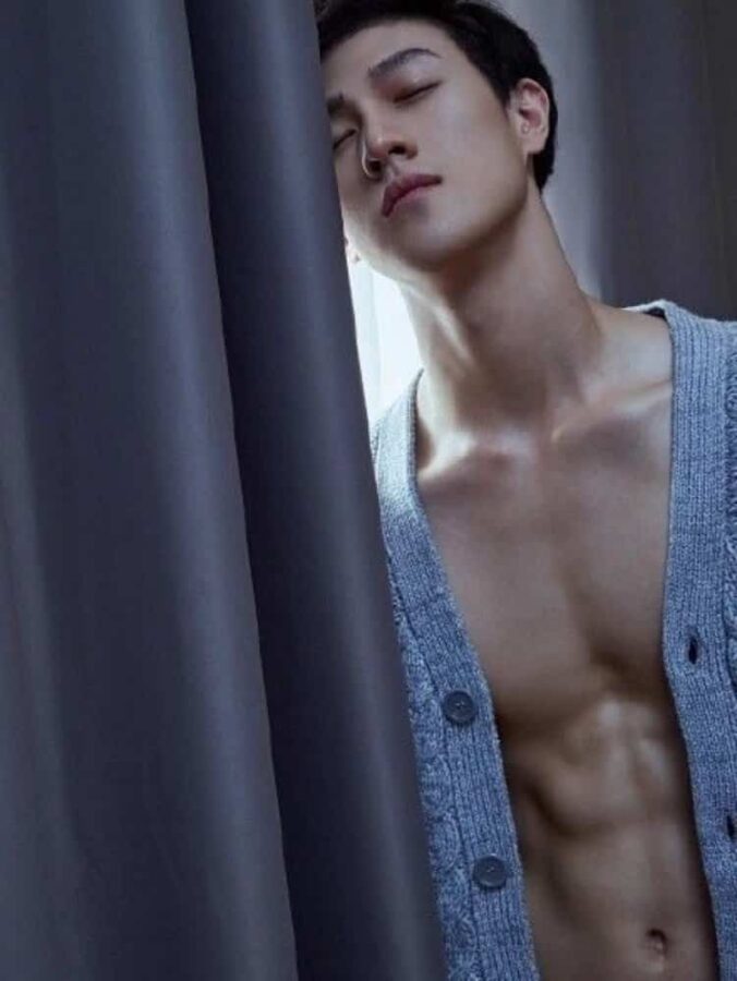 李昀锐小林性感腹肌照微信头像 好身材的男明星真人男头_9