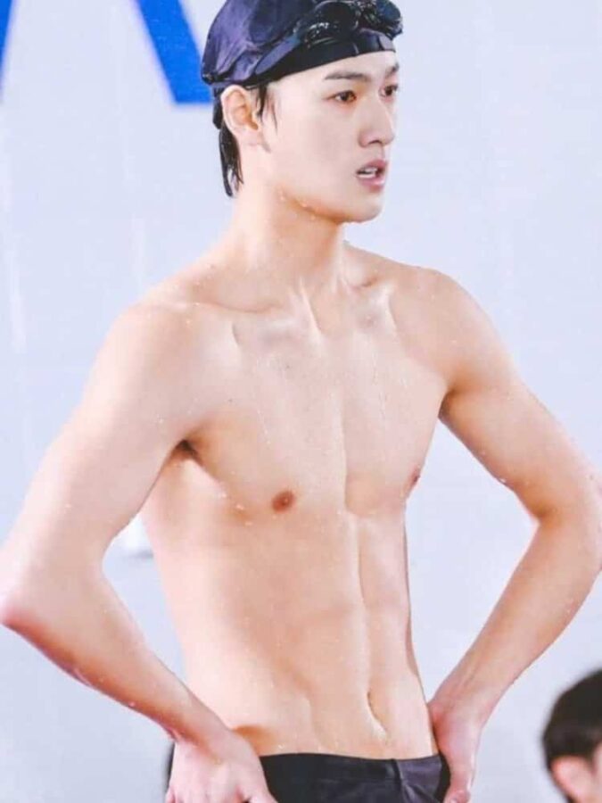 李昀锐小林性感腹肌照微信头像 好身材的男明星真人男头_10