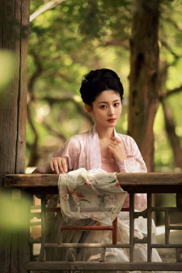 甜美少女古风汉服女头 为有暗香来牧遥赵晴古装微信头像_3