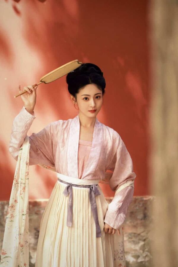 甜美少女古风汉服女头 为有暗香来牧遥赵晴古装微信头像_9