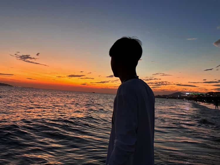 秋冬清冷氛围感海边落日情侣头像 唯美夕阳真人情头男女各一张_12