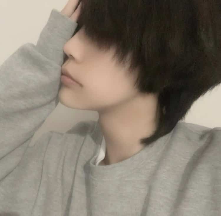 温柔清冷感忧郁男生头像 ins高级孤独感真人男头_15