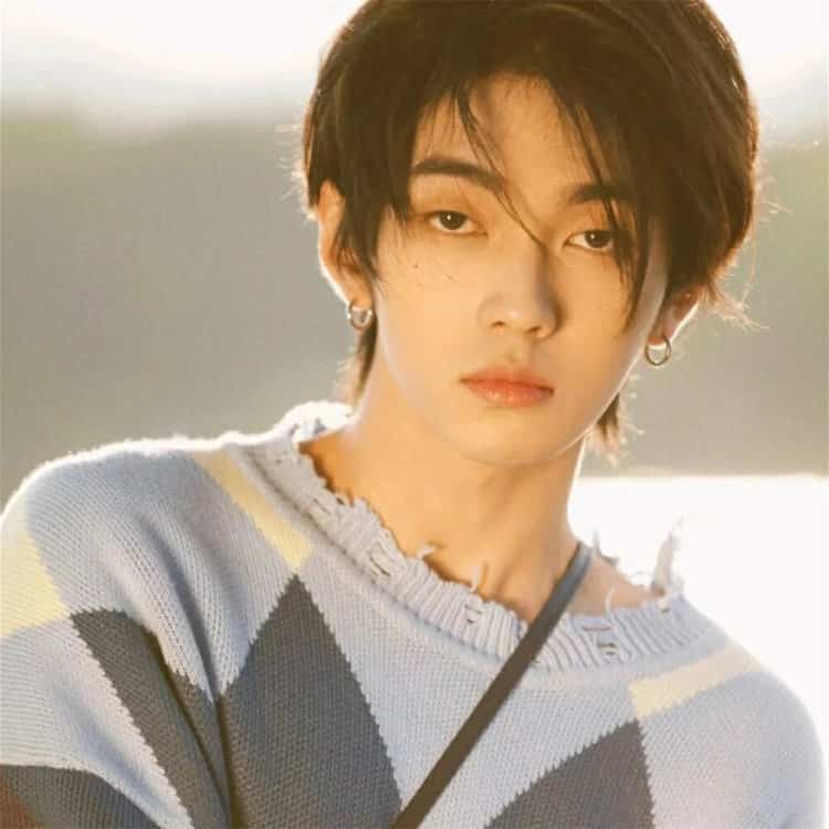 温柔清冷感忧郁男生头像 ins高级孤独感真人男头_18