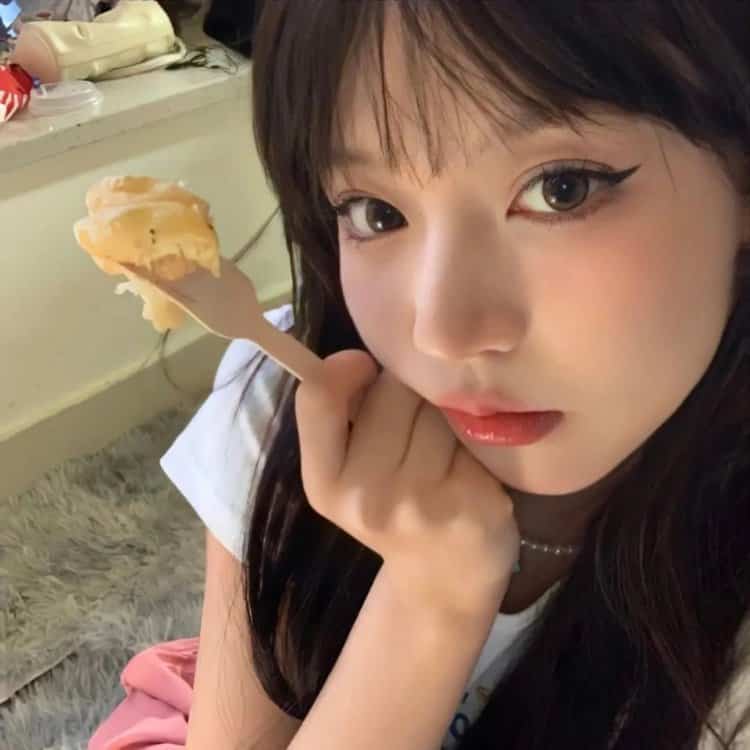 适合长期不换的真人女头 温柔娇小女孩专属干净微信头像_14
