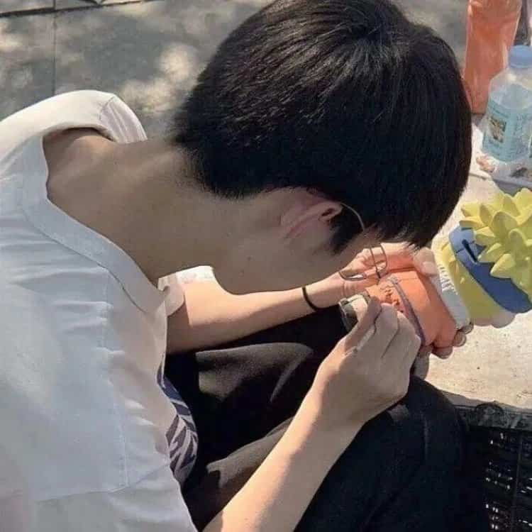 明显不会被怀疑的真人情侣头像 简单高级氛围感单人情头_1