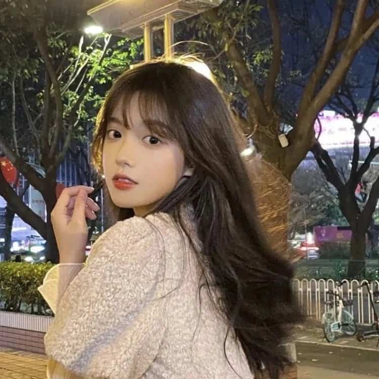 ins模糊氛围感高级小众真人女头 又好看又漂亮的微信头像_22