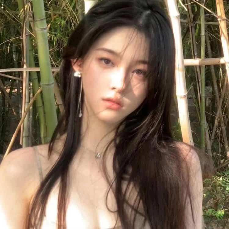 ins模糊氛围感高级小众真人女头 又好看又漂亮的微信头像_25
