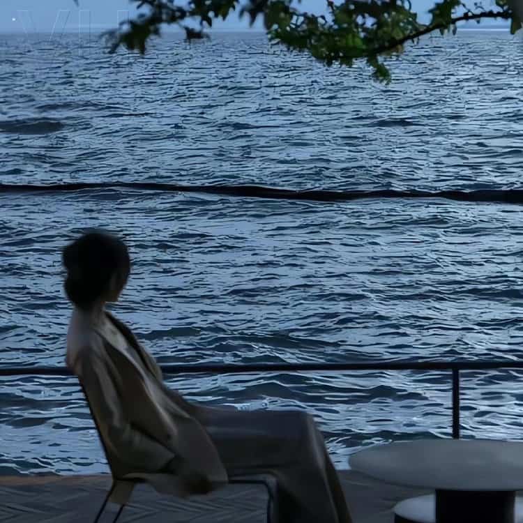 ins模糊氛围感高级小众真人女头 又好看又漂亮的微信头像_27