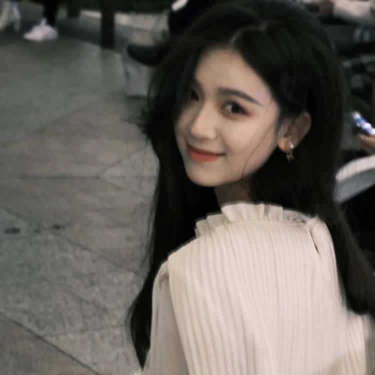 ins模糊氛围感高级小众真人女头 又好看又漂亮的微信头像_30