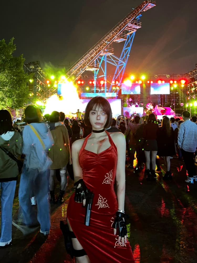 小姐姐万圣节COS生化危机艾达王_8