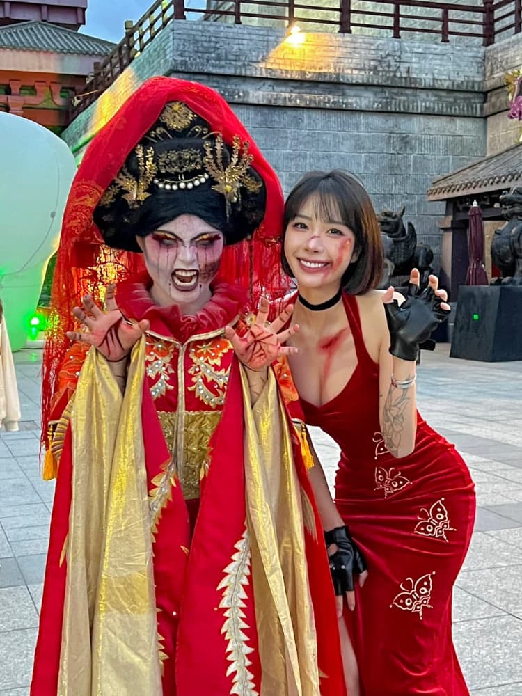 小姐姐万圣节COS生化危机艾达王_4