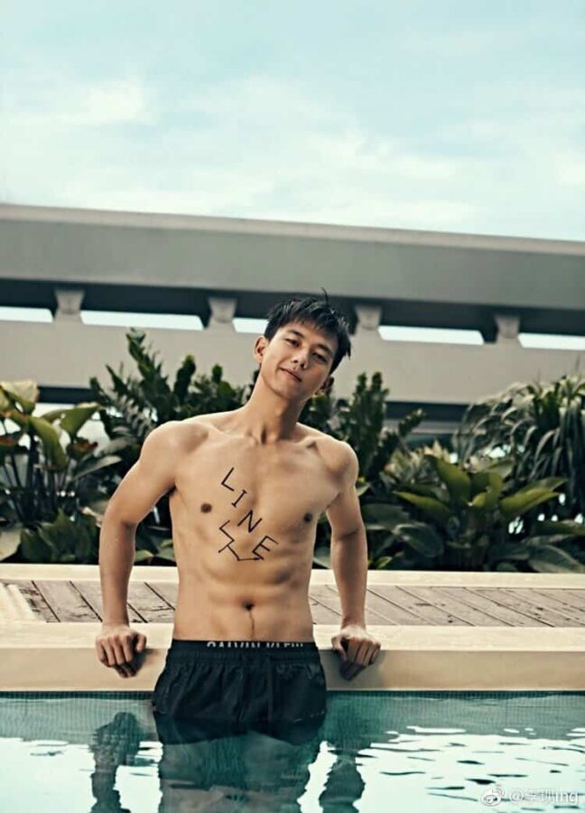 男明星身材肌肉照福利！李现腹肌超A痞帅风写真图_1