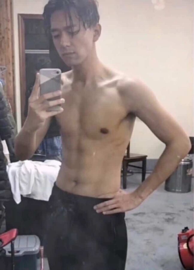 男明星身材肌肉照福利！李现腹肌超A痞帅风写真图_6