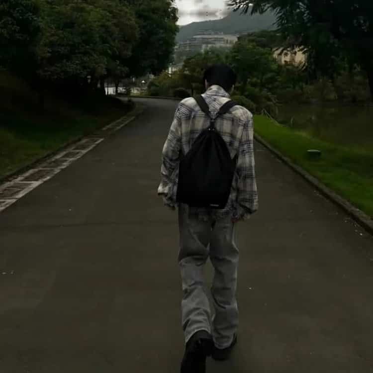 独特简约洒脱随性男生头像 自由感真人男头_10