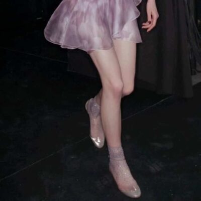 纯欲风下半部分真人部位头像 女生微信头像图