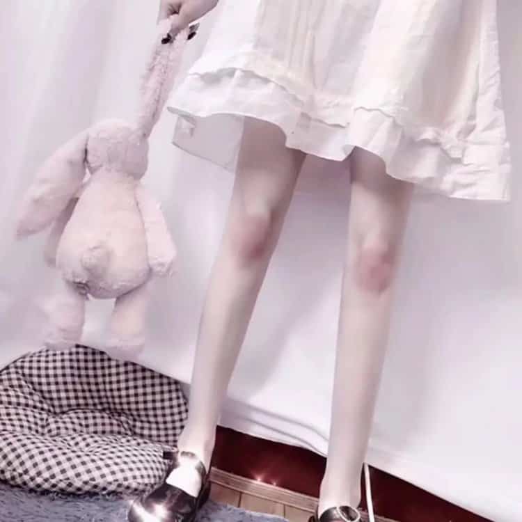 纯欲风下半部分真人部位头像 女生微信头像图_14