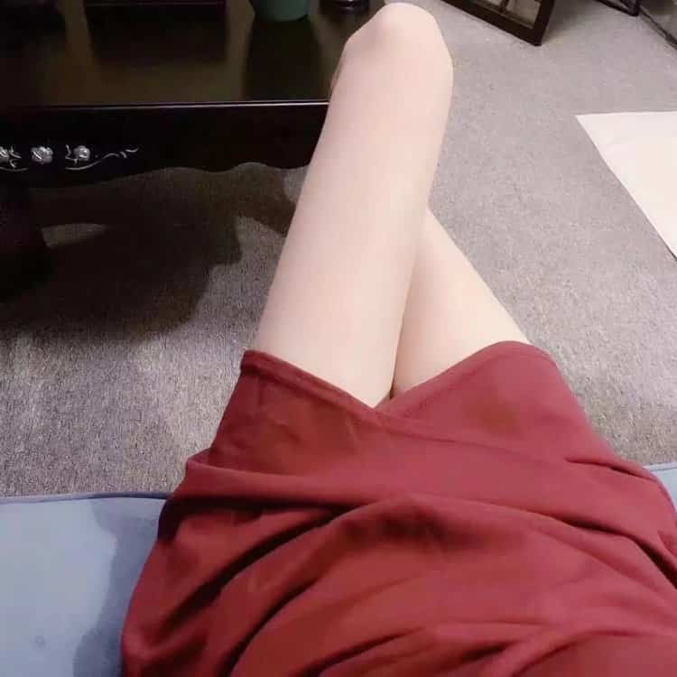 纯欲风下半部分真人部位头像 女生微信头像图_15