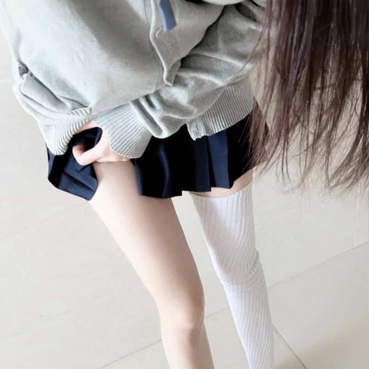 纯欲风下半部分真人部位头像 女生微信头像图_18