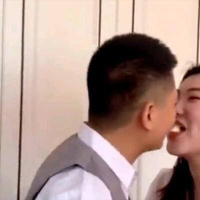 男朋友说当伴娘就默认分手？盘点闹伴娘奇葩接吻游戏