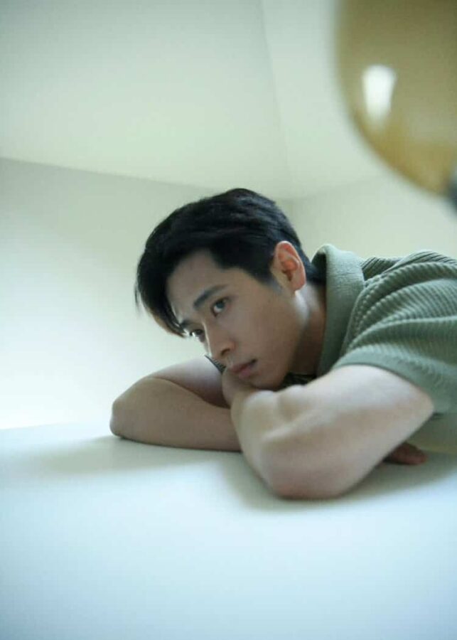 帅气男星丞磊肱二头肌高清图片 丞磊肌肉线条超美！_15