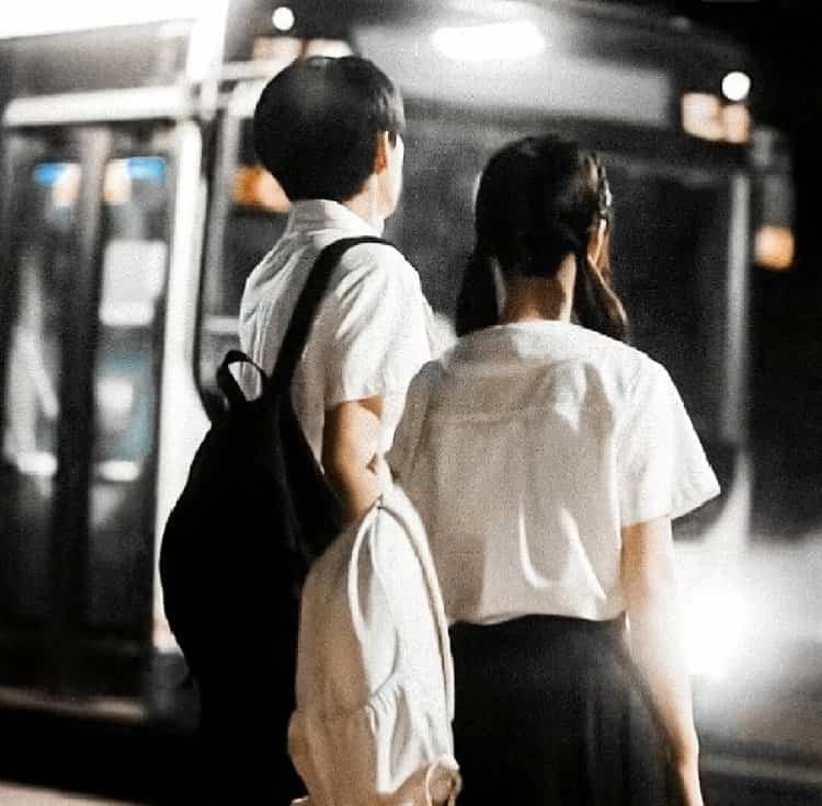 当我飞奔向你CP复古氛围感情侣头像 张陆让苏在在情头_25