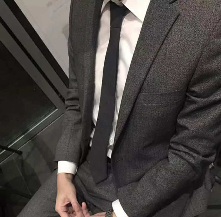 西装痞帅大叔男人微信头像 吸引寂寞女人的成熟男生头像_21