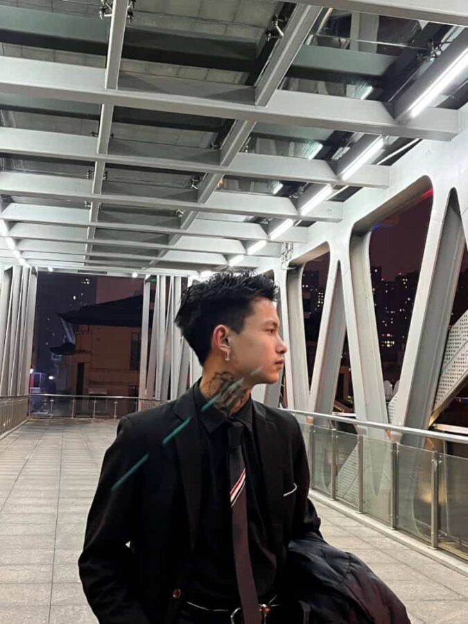 西装痞帅大叔男人微信头像 吸引寂寞女人的成熟男生头像_27