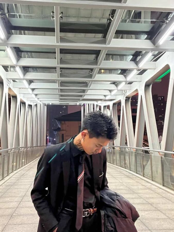 西装痞帅大叔男人微信头像 吸引寂寞女人的成熟男生头像_28