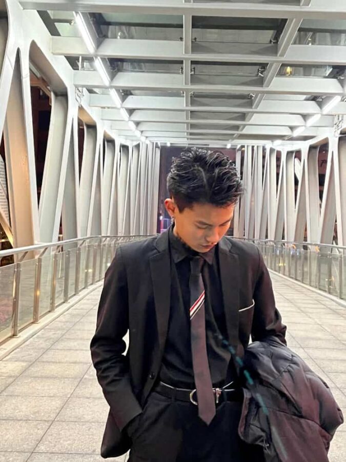 西装痞帅大叔男人微信头像 吸引寂寞女人的成熟男生头像_30