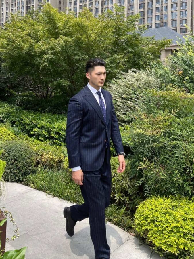 西装痞帅大叔男人微信头像 吸引寂寞女人的成熟男生头像_12