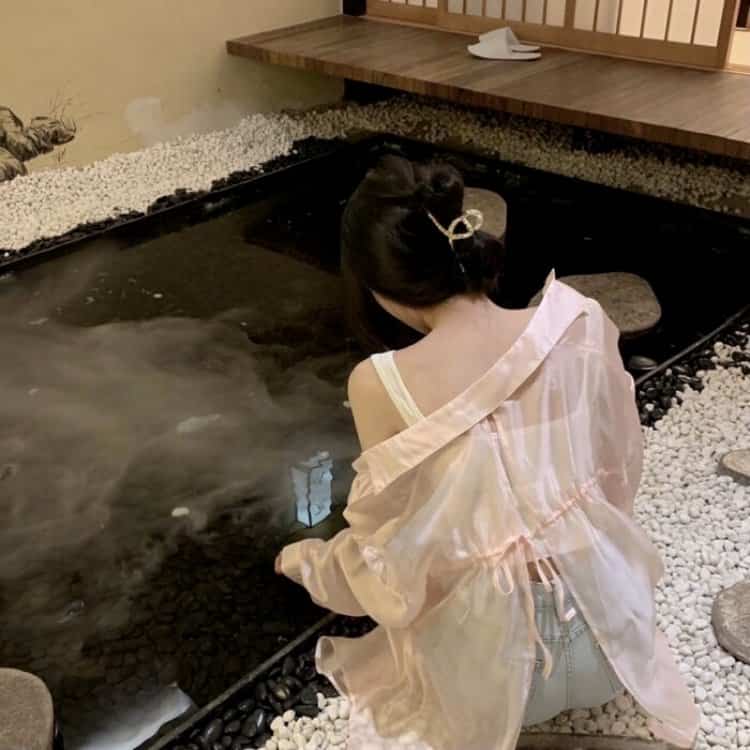 软妹真人全身照女生头像 ins又欲又甜高级质感女头_4