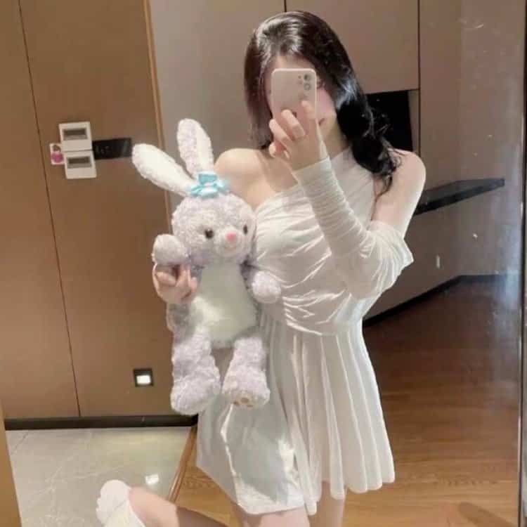 软妹真人全身照女生头像 ins又欲又甜高级质感女头_9