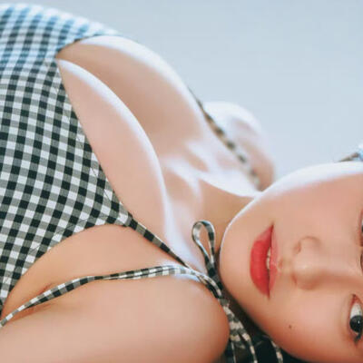 美丽姑娘视频在线观看免费高清版