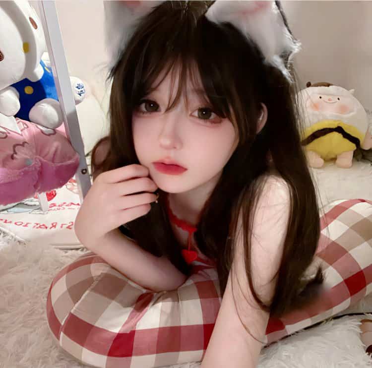 又纯又欲高颜值大眼睛女生头像 惹人心疼的可爱真人女头_2