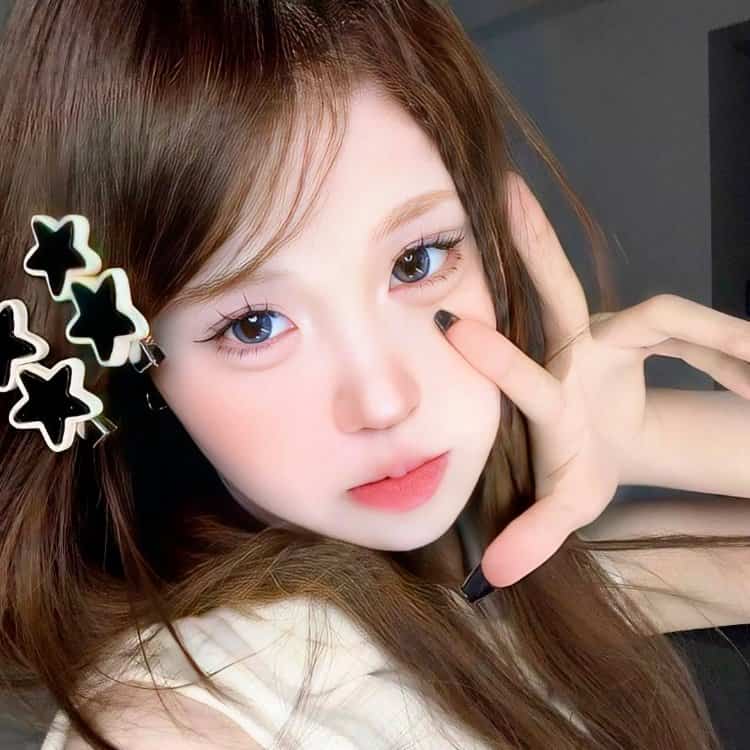又纯又欲高颜值大眼睛女生头像 惹人心疼的可爱真人女头_9