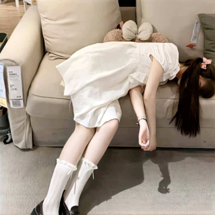 纯欲不露脸真人女生头像 漂亮好看的感性成熟女生挡脸头像_3