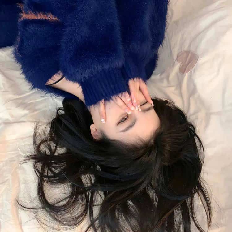 纯欲不露脸真人女生头像 漂亮好看的感性成熟女生挡脸头像_6