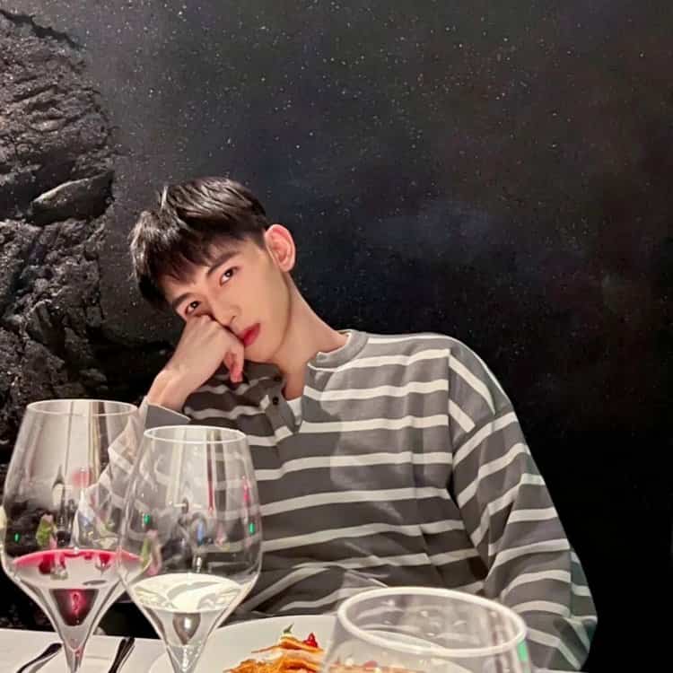ins慵懒冷淡风好看但不是很明显的氛围感真人情头_2