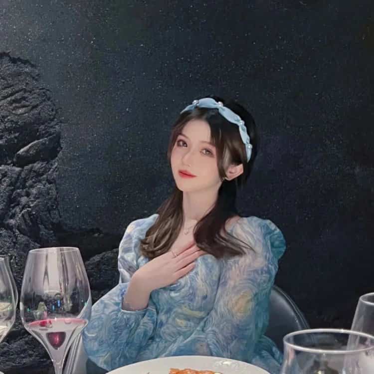 ins慵懒冷淡风好看但不是很明显的氛围感真人情头_1