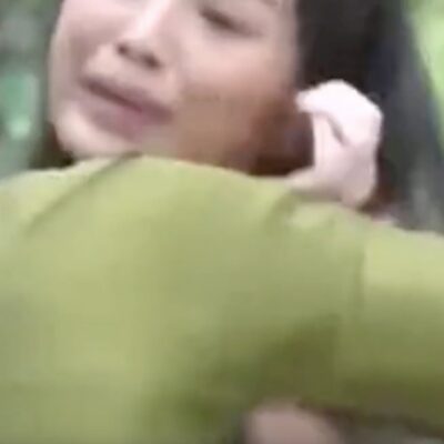 小叔叔帮我看看是不是有虫子咬我