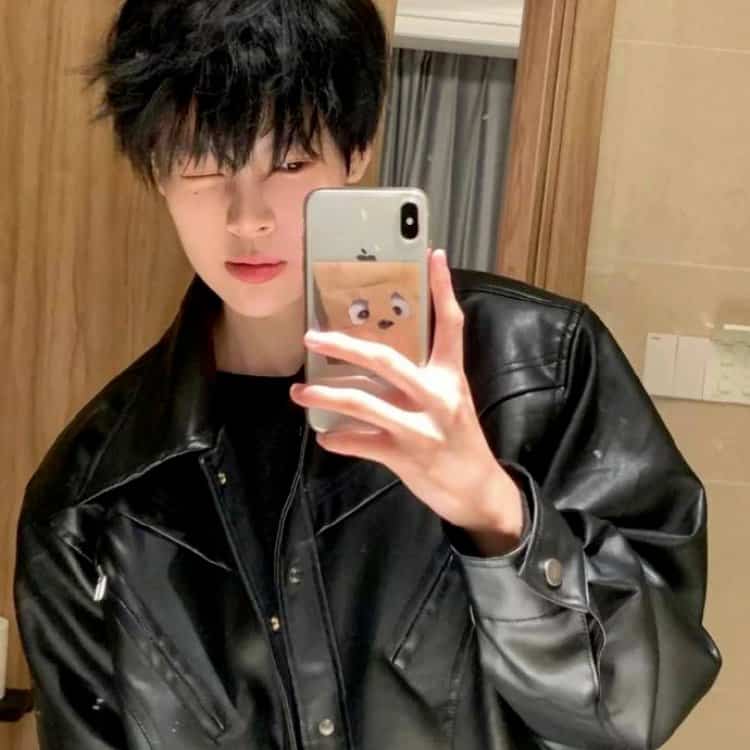 超A禁欲系手机控男生头像 孤独感高冷优质单身真人男头_8