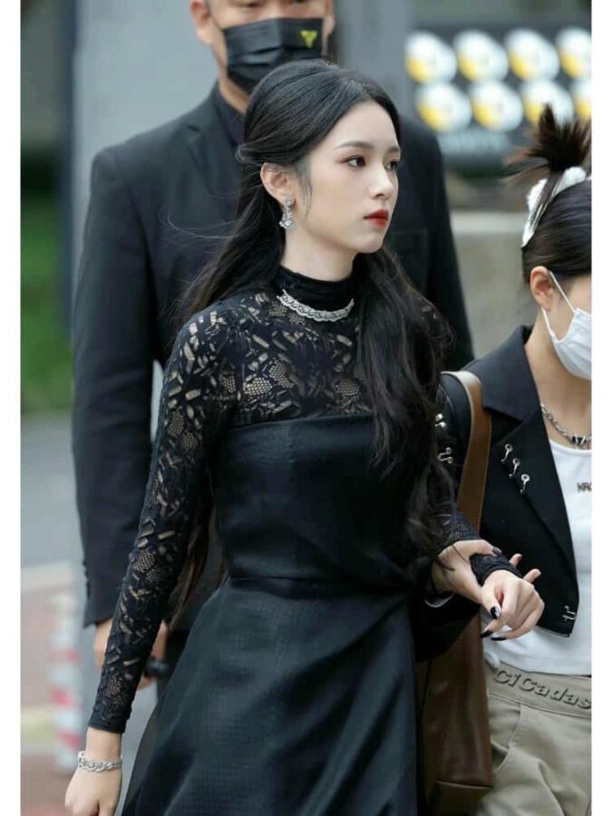 周也清冷感美艳冷脸千金微信头像 大小姐气场女头_8