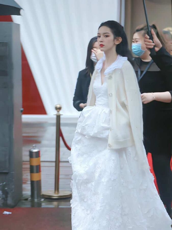 周也清冷感美艳冷脸千金微信头像 大小姐气场女头_14