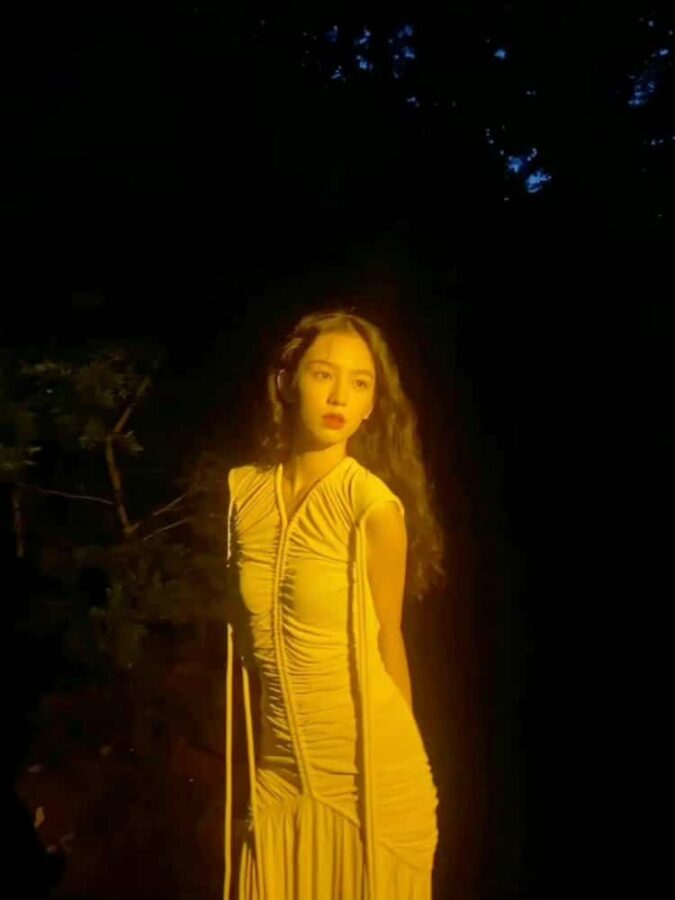 周也清冷感美艳冷脸千金微信头像 大小姐气场女头_19