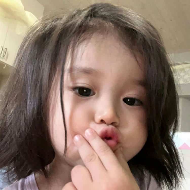 高质量可爱呆萌小孩真人微信头像 2023可爱萌娃头像_7