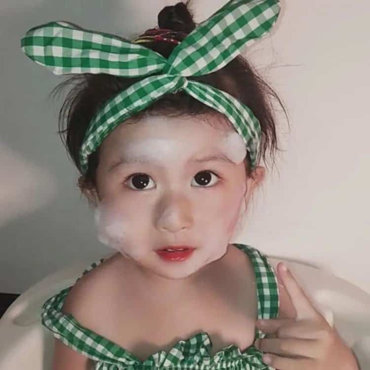 高质量可爱呆萌小孩真人微信头像 2023可爱萌娃头像_12